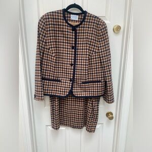 Pendleton Women's Houndstooth Blazer and Skirt Set - Navy and Tan - size 18W